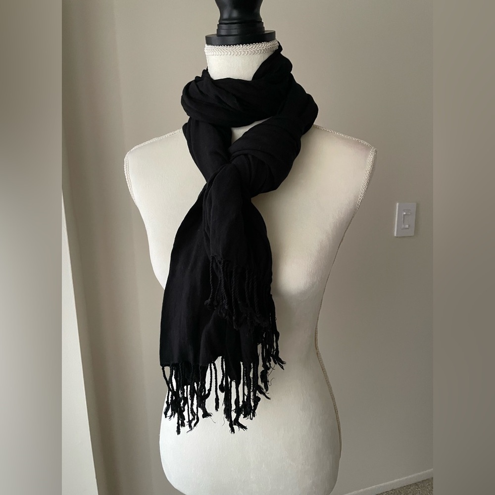 Women’s Black Fringe Scarf / Wrap